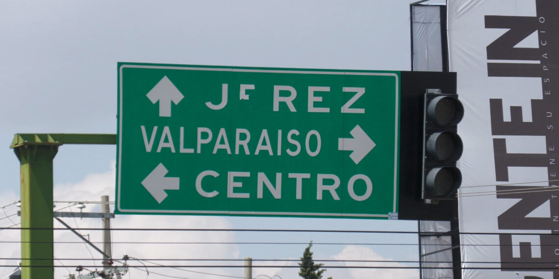 Cumplen siete días sin funcionar semáforos del crucero Jerez–Valparaíso en Fresnillo