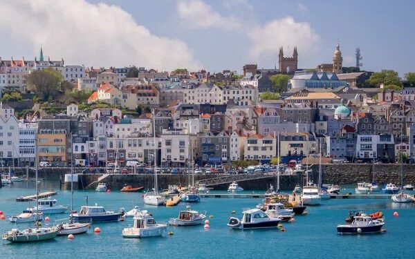 Fred. Olsen Cruise Lines presenta destinos destacados para itinerarios en Islas Británicas
