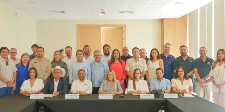 Se enteran diputados locales de los avances en el turismo de Sinaloa
