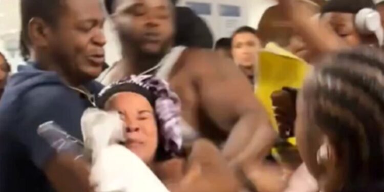 Miami: dos familias protagonizaron una salvaje pelea tras bajar de un crucero proveniente de Bahamas