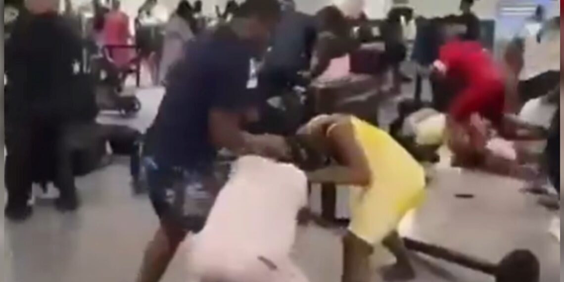Dos familias protagonizaron una feroz pelea en un crucero en Miami: quedaron filmadas y no podrán viajar nunca más