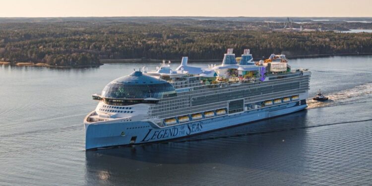 El crucero con el parque acuático más grande llega a España