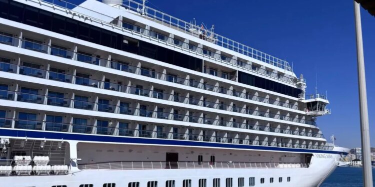El crucero de turismo “Viking Mira” estrena ruta entre Barcelona y Reikiavik con escala inaugural en Málaga
