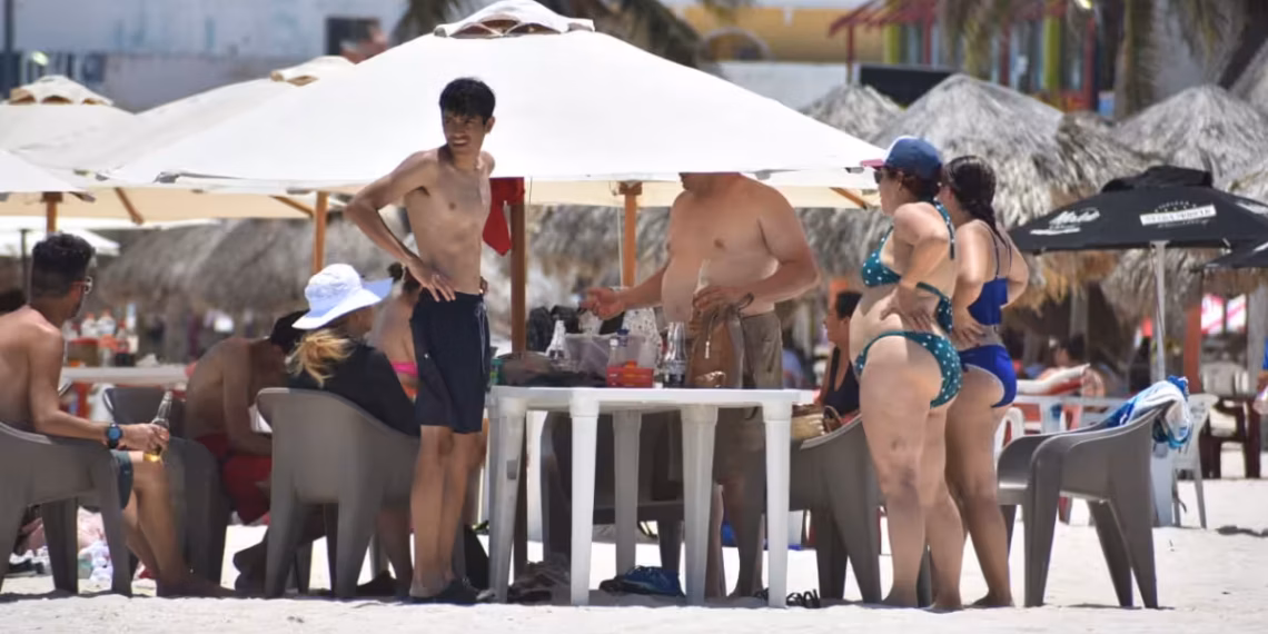 Mal clima en Yucatán no aleja a los turistas de cruceros en Progreso