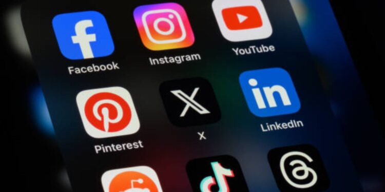 El sistema que Hacienda usa para pillarte sin que te des cuenta: rastrea tus redes sociales para descubrir si haces viajes de lujo
