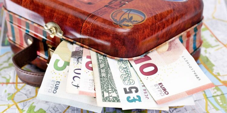 El peligro de financiar las vacaciones: pagar hasta 200€ más
