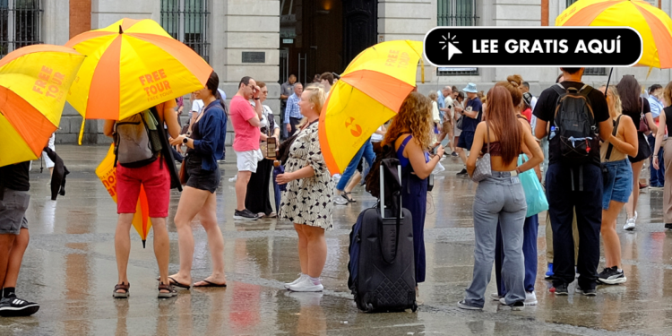 El sector turístico augura un verano caliente por el registro de viajeros tras la queja de Bruselas