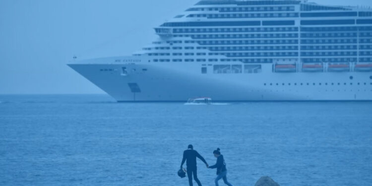 El turismo de masas en crucero, una creciente amenaza para la vida marina