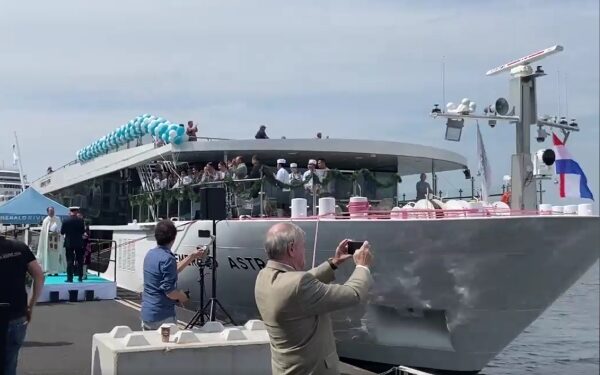 Emerald Cruises & Tours bautiza nuevo crucero en Puerto de Ámsterdam