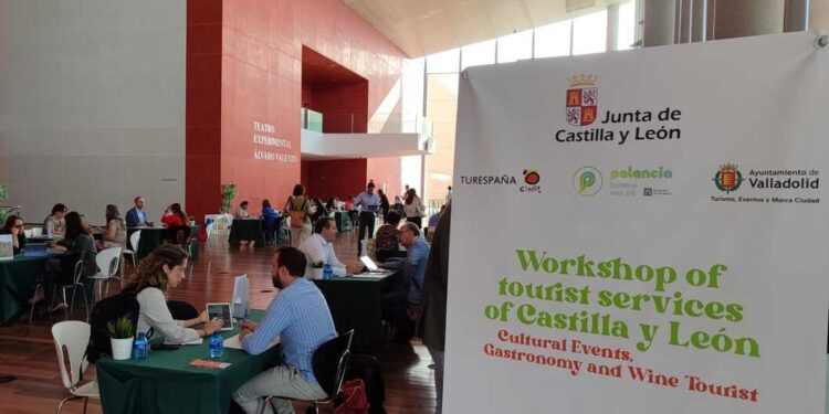 La Junta reúne a 34 operadores turísticos y 160 empresarios sobre cultura, enoturismo y gastronomía