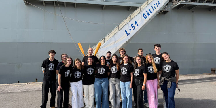 Estudiantes de la Universidad de Cádiz participan en el primer crucero de instrucción universitario de la Armada Española