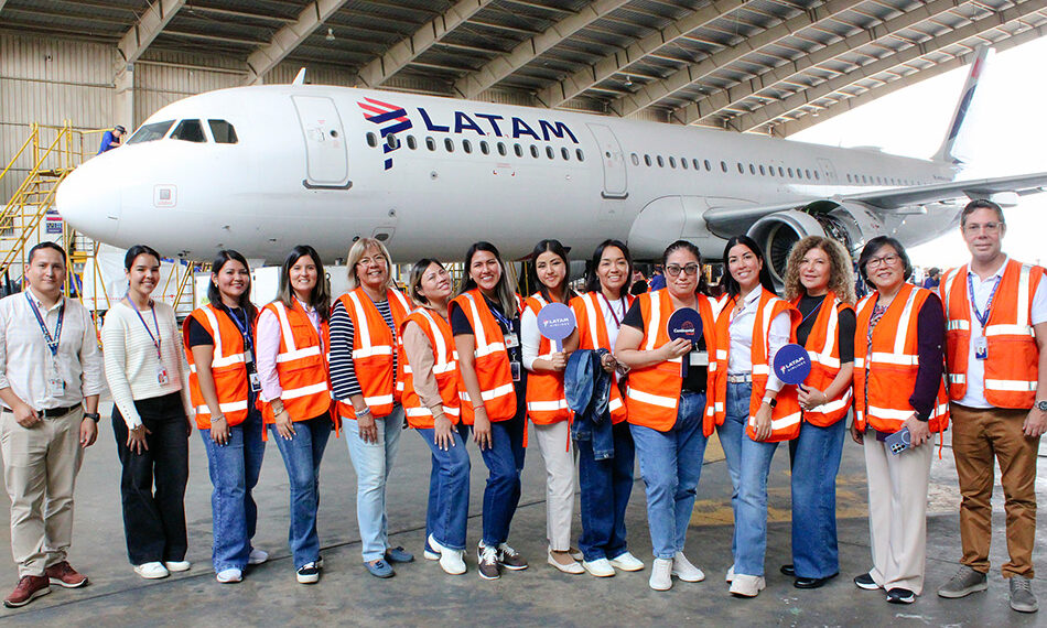 VISITA AL HANGAR DE LATAM CON CONTINENTAL TRAVEL