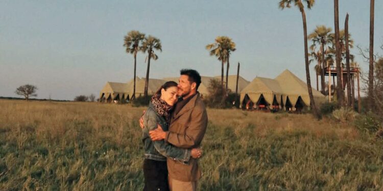Así ha sido el viaje de Carla Pereyra y Diego Simeone a Botsuana entre desiertos y naturaleza salvaje: “África me cambió la mirada”