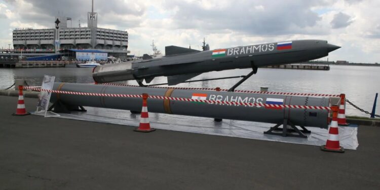 FLEET 2026: BrahMos anunció que está lista para equipar a las Fuerzas Armadas Rusas con el misil de crucero desarrollado por India y Rusia