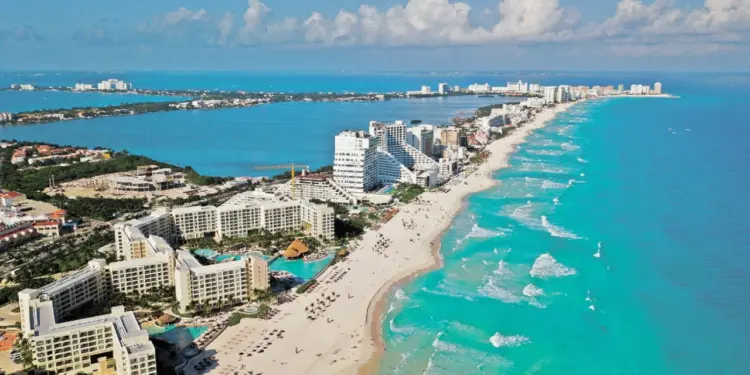 Hoteleros de Cancún preparan nueva estrategia turística ante un verano complicado y apuestan por 2027