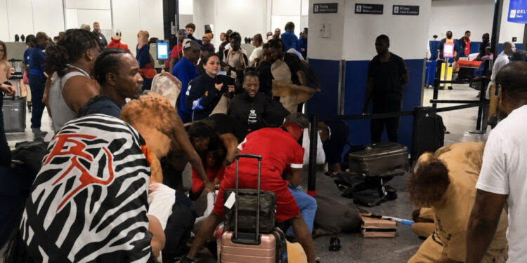 Brutal pelea entre pasajeros de un crucero de Carnival durante el desembarque en PortMiami