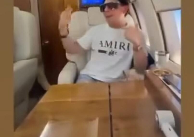 Cuestionan a funcionario de Tulum por viajes en jet