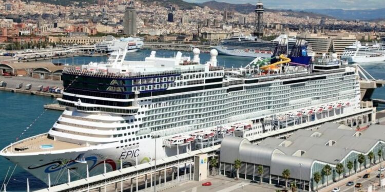 La Mesa del Turismo advierte de la pérdida de competitividad de Barcelona