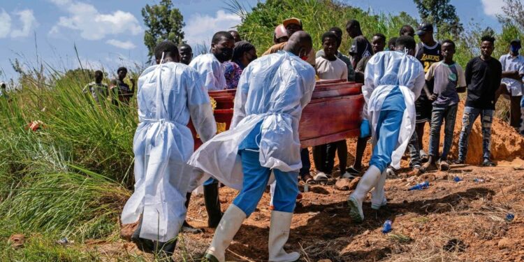 EU pide reforzar combate al ébola; pide a países imponer restricciones de viaje