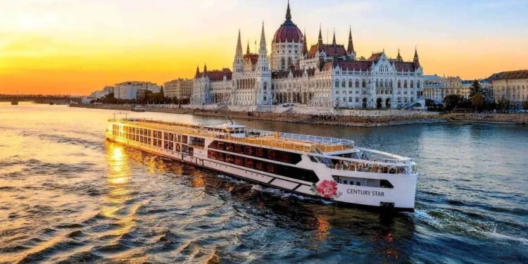La naviera china Century Cruises desembarca en Europa con su primer crucero fluvial por el Danubio