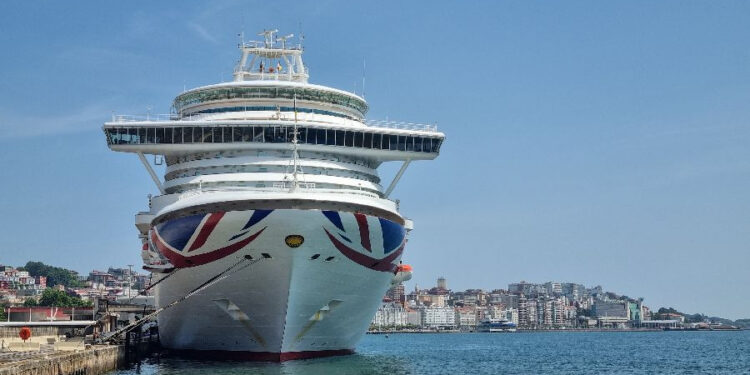 Cantabristas Santander pide limitar el número de cruceros turísticos que llegan a la ciudad