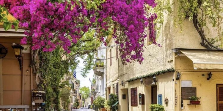 Los 10 viajes que debes hacer después de los 65 años: combinan belleza, comodidad y experiencias memorables en un mismo destino