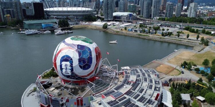 Hinchas no se inmutan por precios en Vancouver, con viajes al Mundial que responden a motivos personales