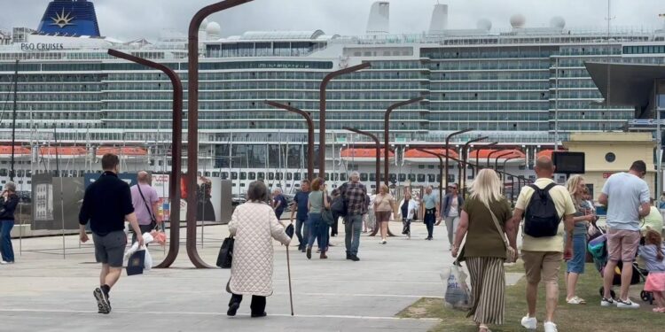A Coruña se llena de cruceristas