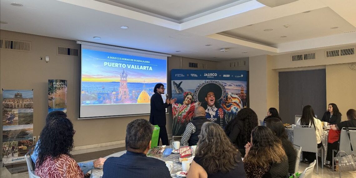 Puerto Vallarta capacita a agentes de viajes de la CDMX y del centro del país