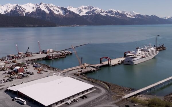 Royal Caribbean inaugura nueva terminal de cruceros en Alaska