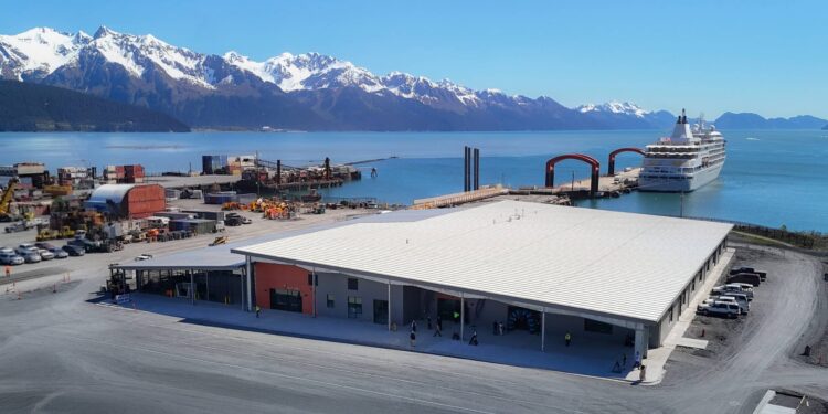 Royal Caribbean Group y Alaska Railroad inauguran oficialmente una nueva terminal de cruceros en Seward (Alaska)