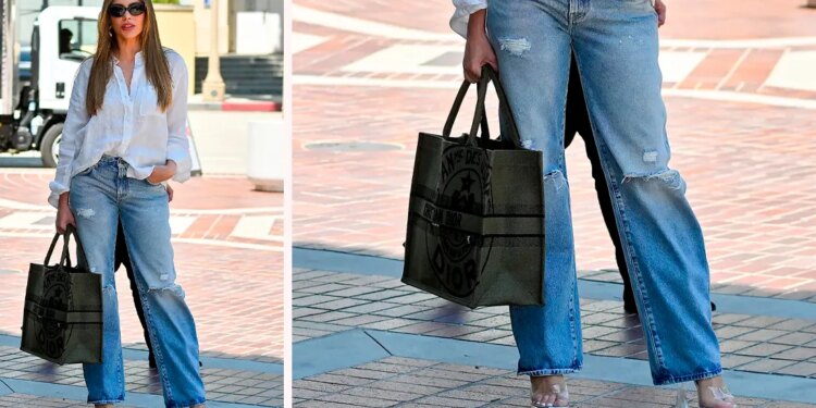 Sandalias de tacón transparentes: las más elegantes para llevar con vestidos, faldas y jeans en verano 2026