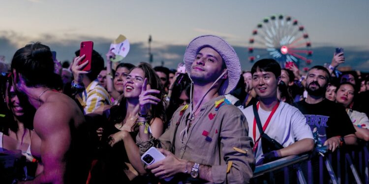 La vuelta al mundo en seis festivales de música: los destinos internacionales que merecen un viaje