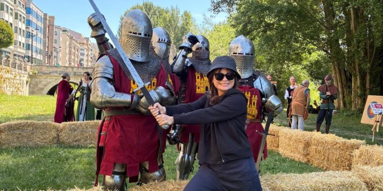 El programa taiwanés de viajes 'What A Trip 2' graba en Burgos un recorrido por sus recursos patrimoniales
