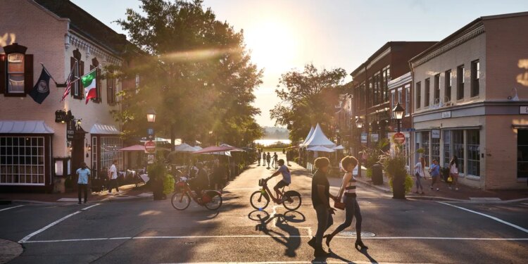 A Local’s Guide to Alexandria: Why Now is the Time to Visit This Storied Escape Outside Washington D.C.