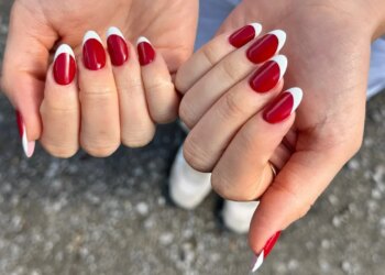 Uñas cherry french: la manicura de inspiración reto que las más elegantes llevarán en verano 2026