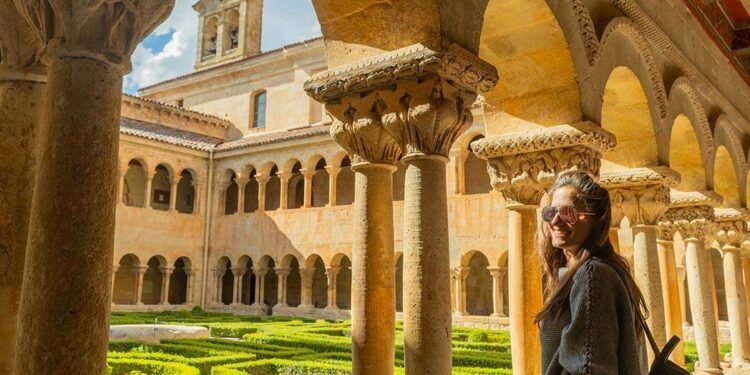 Valle del Arlanza, Burgos: sabinas, gamones y paisajes increíbles
