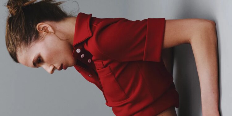 Yoga y salud intestinal: 3 posturas de yoga (muy) fáciles para mejorar el bienestar digestivo