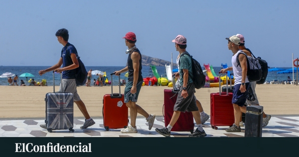 El empleo turístico supera los 3 millones de trabajadores afiliados tras aumentar un 3% en junio