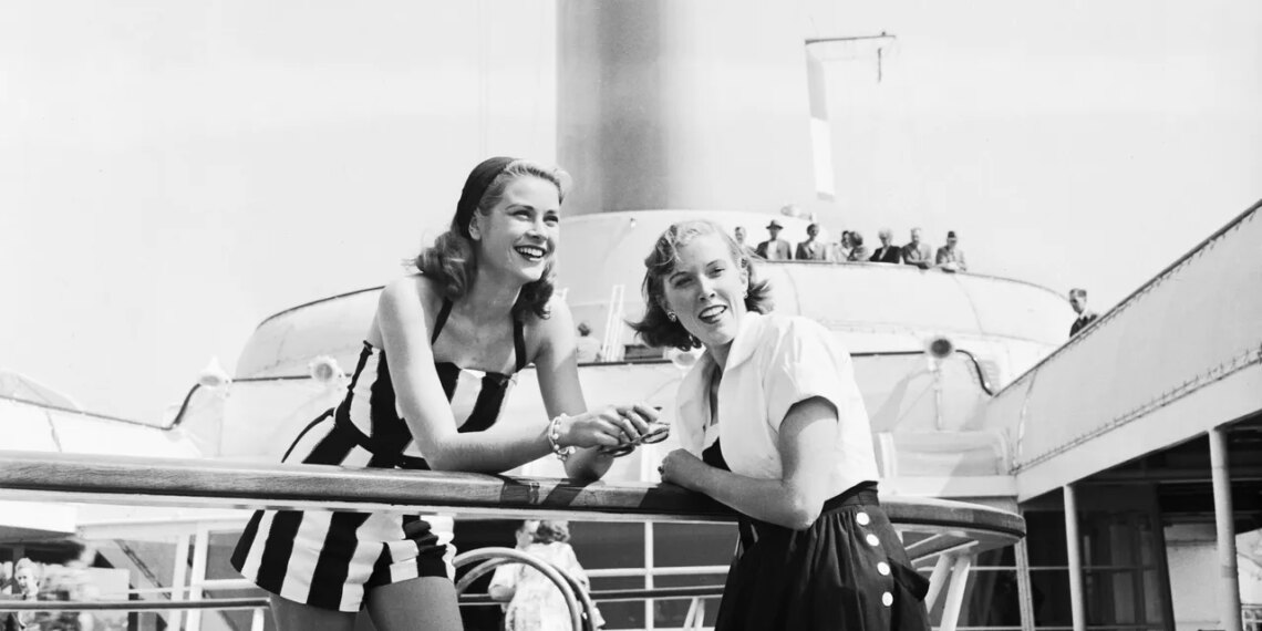 21 Nostalgic Photos of Grace Kelly, Princess of Monaco, in the Summer