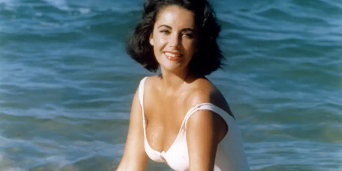 23 Vintage Photos of Elizabeth Taylor in the Summer