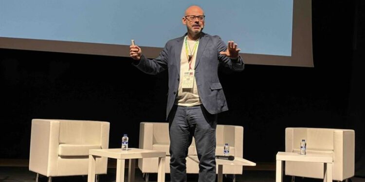 Economía.-UNAV y Botech firman un acuerdo para reforzar la seguridad en pagos y prevenir el fraude en agencias de viajes