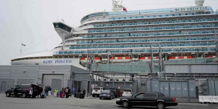 Brote de norovirus en crucero deja más de 100 contagios; esto se sabe