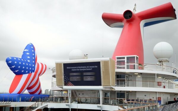 Carnival Cruise Line inicia celebraciones por el 250° aniversario de la independencia de EE.UU. con evento en Long Beach