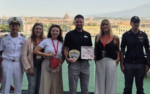 Catania Cruise Port recibe primera escala del Valiant Lady