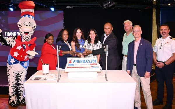 Carnival Cruise Line celebra 250° aniversario de Estados Unidos en Baltimore