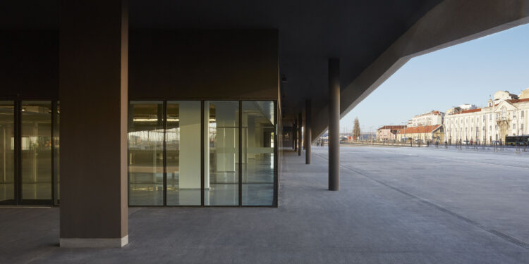 Galería de Terminal de Cruceros de Lisboa / Carrilho da Graça Arquitectos