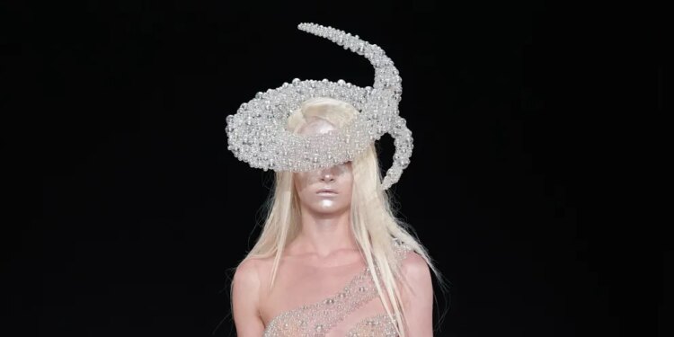 Iris van Herpen Fall 2026 Couture Collection