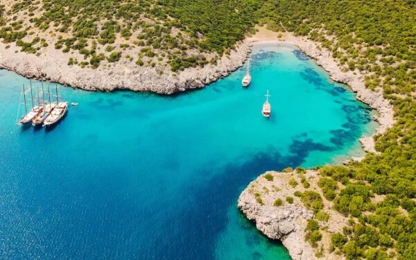HAL lanza cruceros durante todo el año para explorar playas mediterráneas ocultas