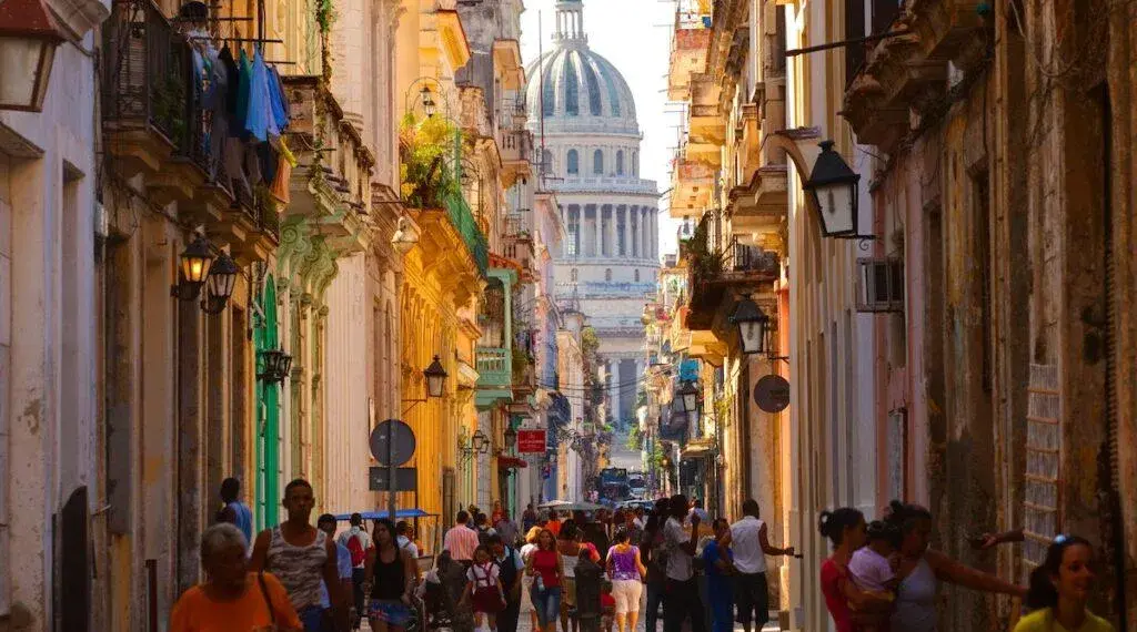 Cuba garantiza la continuidad de su turismo: “Los hoteles siguen abiertos y el destino continúa operando con normalidad”